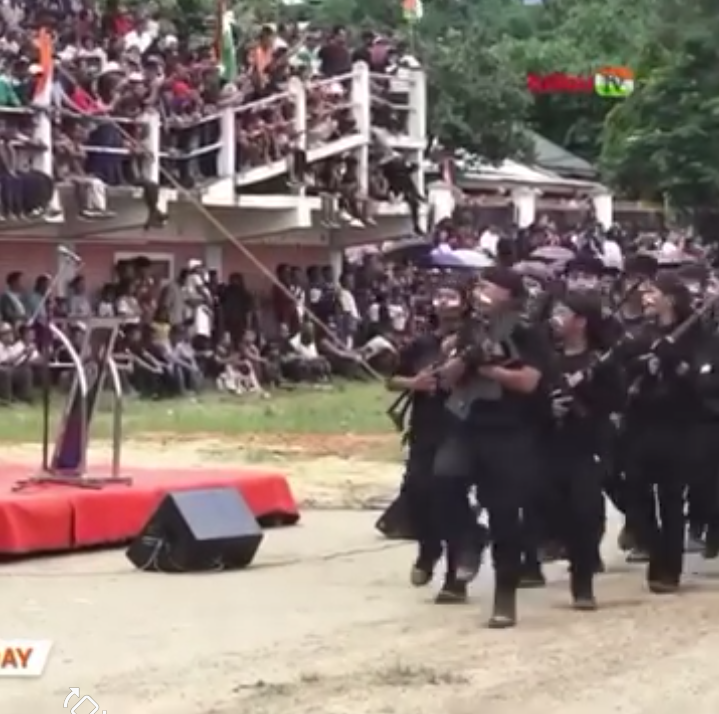 yaiphaba07's tweet photo. A #TerrorArmy is on the rise in #India at #Manipur's #Churachandpur. On 15 Aug'23 in a #marchpast parade held there, armed #ChinKuki #militants had shown their might in full view of #DistrictAdministration &amp; #IndianArmy. #India has seen its weakest form in 76 yrs of Independence. https://t.co/hVoNvGqcsK