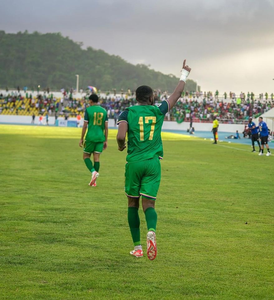 ComorosFootball's tweet photo. ⚽️ 1-0 Myziane Maolida 🇰🇲 !
MYZIANE ENFLAMME MALUZINI https://t.co/MThFTgLhYx