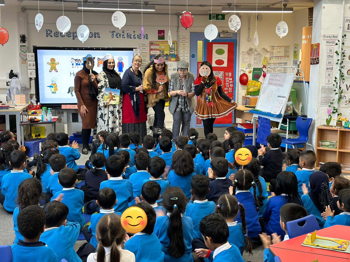 eyfsarkvic's tweet photo. From one hook day to another! Reception are ready to begin exploring their next focus story after being visited by the characters today! The characters were applauded for their performance! Can you guess who the characters are and what the story is? 💭 #EYFS #hookday https://t.co/6kD0T2ozfE