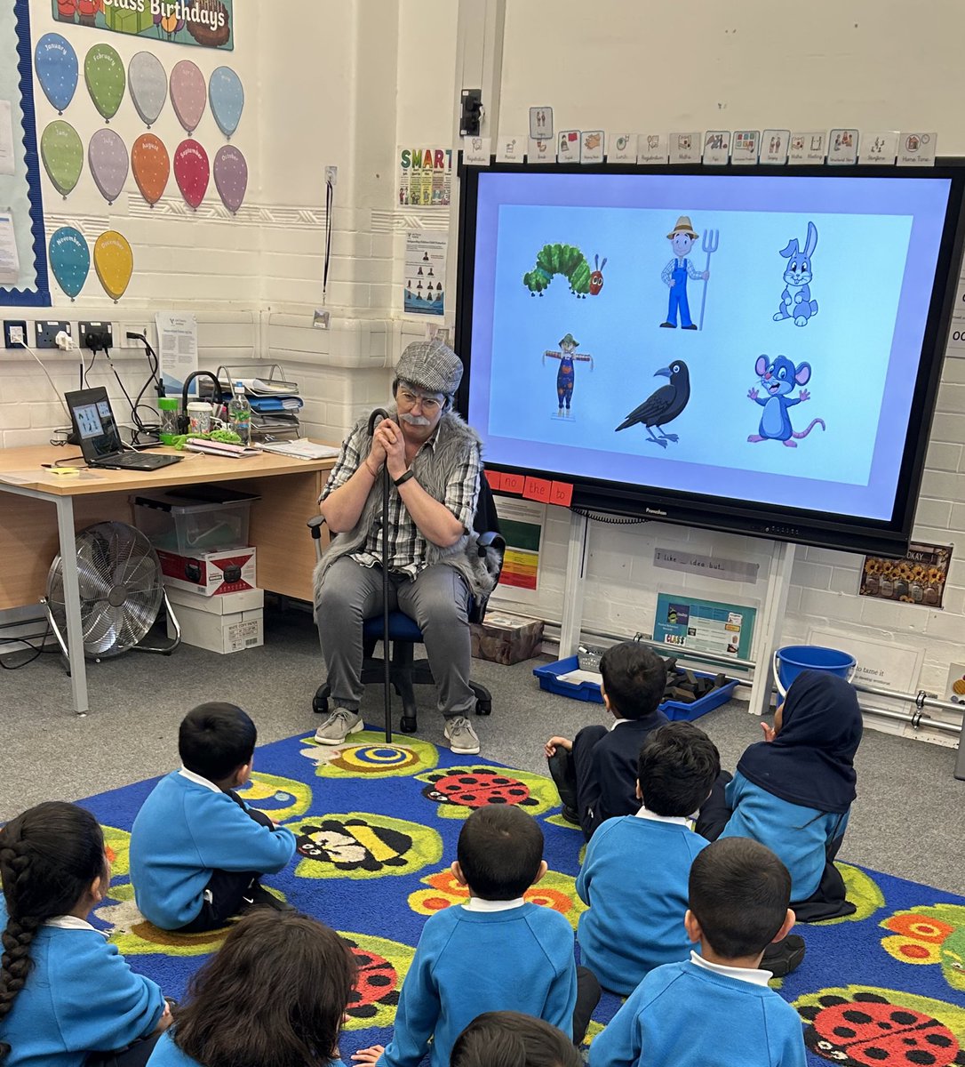 eyfsarkvic's tweet photo. From one hook day to another! Reception are ready to begin exploring their next focus story after being visited by the characters today! The characters were applauded for their performance! Can you guess who the characters are and what the story is? 💭 #EYFS #hookday https://t.co/6kD0T2ozfE