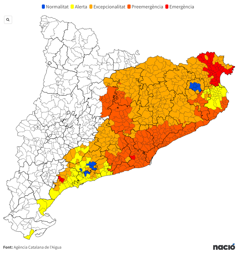 naciodigital's tweet photo. 5,9 milions de persones, afectades per les noves restriccions

📉 Consulta aquí el mapa i la llista dels 202 municipis de 14 comarques que entraran en preemergència

✍️ @arnauurgell https://t.co/8q2ycUifW9 https://t.co/Wd25bTddvb