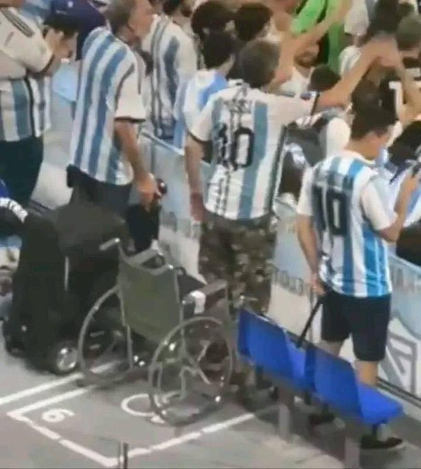 Todo dia um momento bizarro do futebol tweet media