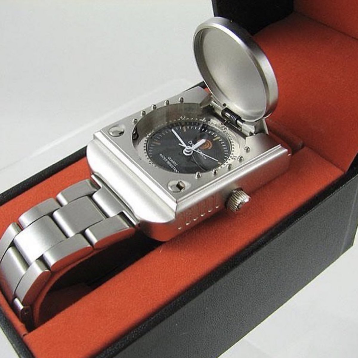 This SEGA Dreamcast Watch is a replica of SEGA's 1998 Games