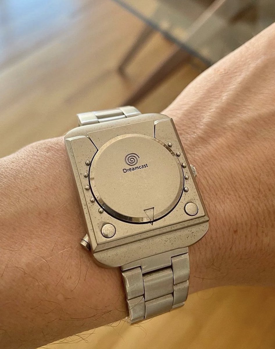 StreetFashion01's tweet photo. This SEGA Dreamcast Watch is a replica of SEGA’s 1998 Games Console - Only 400 exist (2013) https://t.co/wiTMV3K5WM