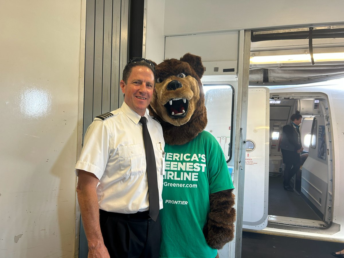 CVGairport's tweet photo. .@FlyFrontier is opening a new crew base at CVG Airport in May 2024! 🎉

To celebrate, Frontier is offering fares from $39 when purchased by Nov. 24, 2023. These fares are valid through Dec. 20, 2023.

Book today: https://t.co/PUFObYFynP https://t.co/Vm8wWQ2Vgn