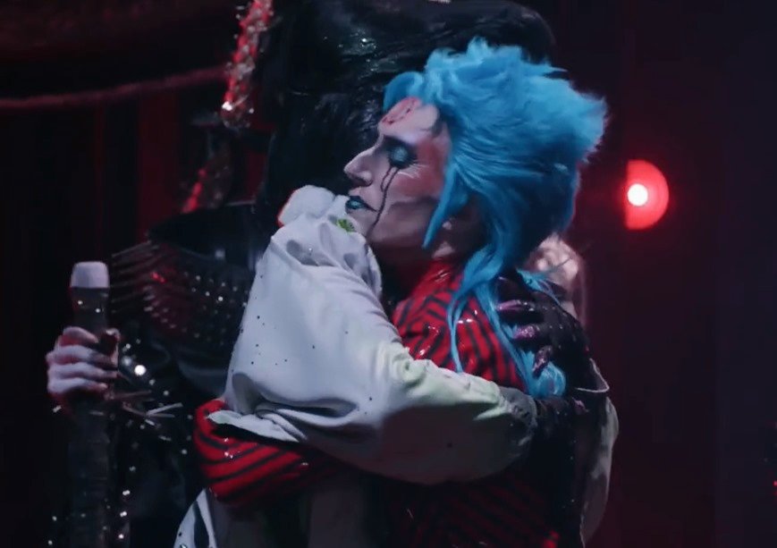 DubLovKarla's tweet photo. Bitch I cannot stop sobbing due to this extermination..💔 and that fucking hug + Jarvis telling Throb to "kill 'em all" ❤️‍🩹🔥 #jarvishammer #throbzombie #dragkingsteam #Dragula #bouletbrothersdragula https://t.co/8Ksvz2CyH2