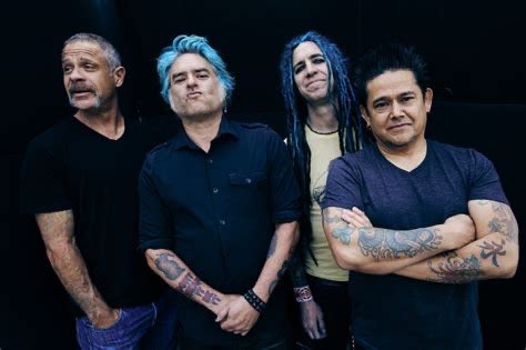 parecesoftly's tweet photo. soy un elder punk. as an elder punk I’m saddened that NOFX is having a final tour next year. but maybe it’s time to admit that we’re all just getting old. https://t.co/72bw2DxgSd