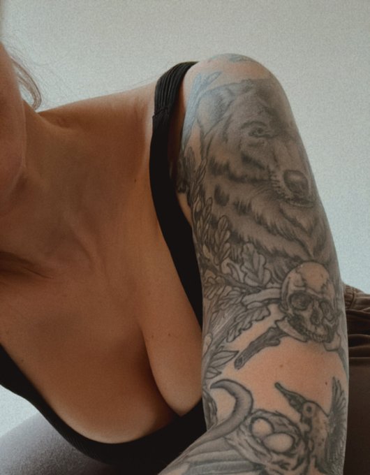 ⋆₊˚ Felt like sharing for free  ˚♡‧ https://t.co/m4OUUPRnMx https://t.co/J6rsvdm1iQ<a href="/tag/throne"class="tags"><span>#throne</span></a><a href="/tag/wishlist"class="tags"><span>#wishlist</span></a>