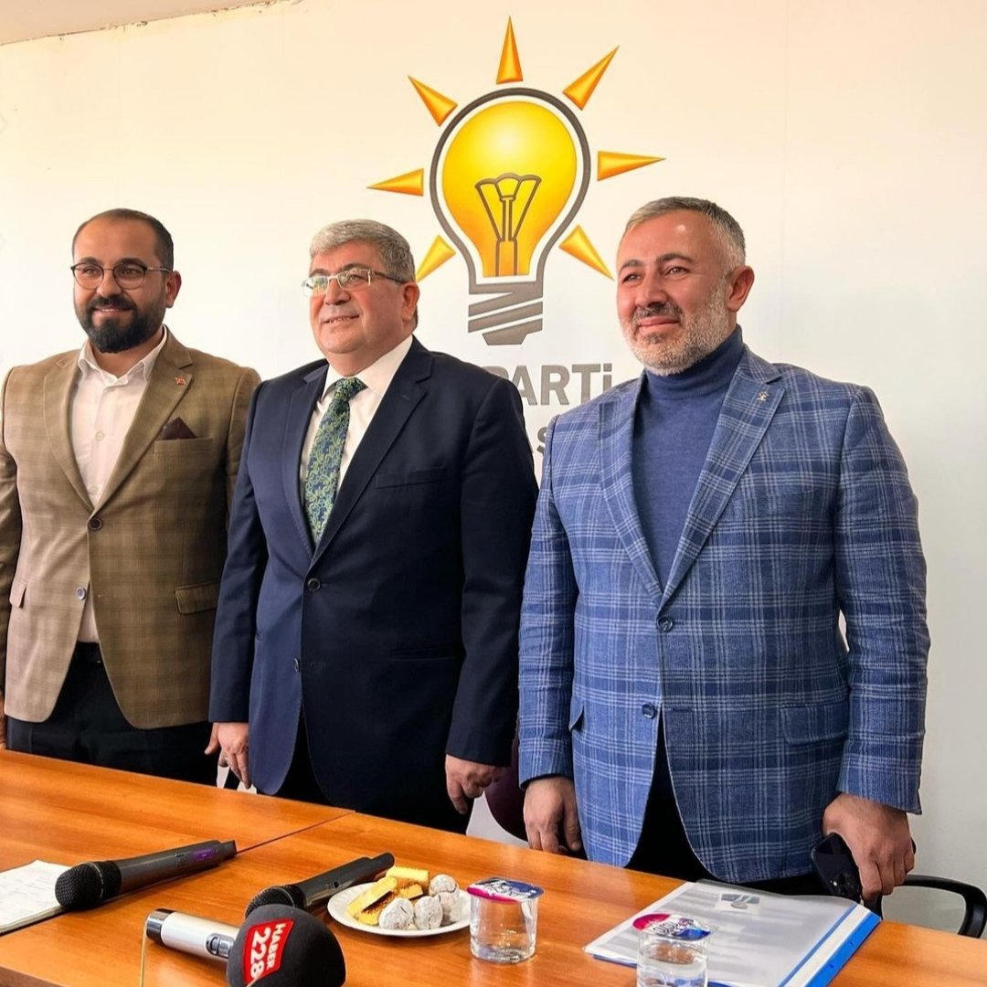 nihatcann11's tweet photo. Çok değerli İl Başkanımız Serkan Yıldırım, Merkez İlçe Başkanımız Servet Yılmaz ve tüm teşkilatımıza teşekkür eder; Canla başla ve ilk günkü heyecanla çıktığımız bu kutlu yolda desteklerini esirgemeyen ve yanımda olan herkese sonsuz teşekkürlerimi iletiyorum.
HAZIRIZ...KARARLIYIZ https://t.co/CnHurE0pfV