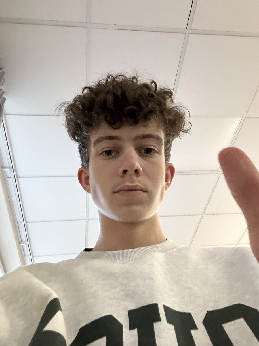 Nazox__'s tweet photo. Salut la team vous avez passée une bonne journée ? Je lance à 18h45 ! https://t.co/oZ68HDaKfu