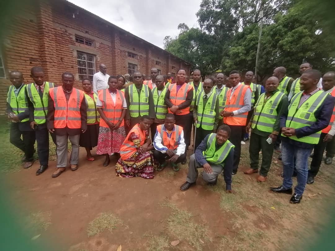 miaa2019's tweet photo. 1/3/..MIAA is honoured to partner with @MalawiUNICEF  on a mission to end vaccine hesitancy in Malawi. Together, we are engaging faith leaders to spread accurate information about the importance of vaccination.
Faith leaders play a crucial role in guiding their communities on a https://t.co/4PtOaYFaT0
