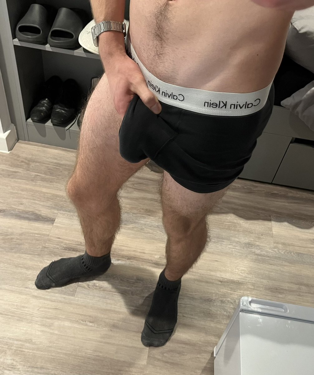 Senspackage's tweet photo. Do you want to grab my bulge?
.
.
.
#bulge #CalvinKlein #dick #boxers #onlyfans #bigdick https://t.co/vwrna4F3bv