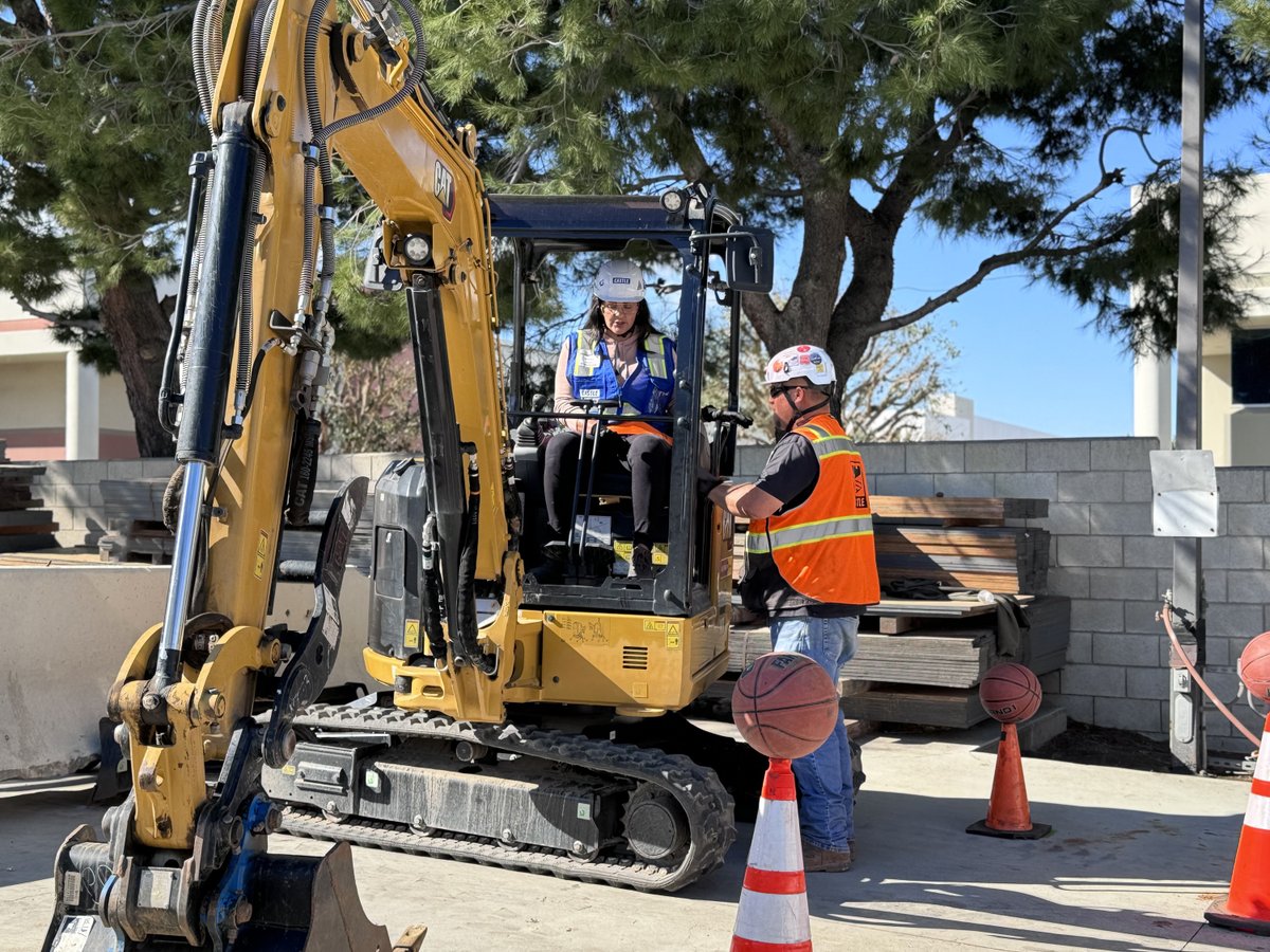Friday was the 10th Annual Corona Yard Day! This learning event is a way to expose project engineers to different self-preform and trade work through hands-on rotation stations, best practice discussions, and networking opportunities. #CastleContracting #GreatPlaceToWork