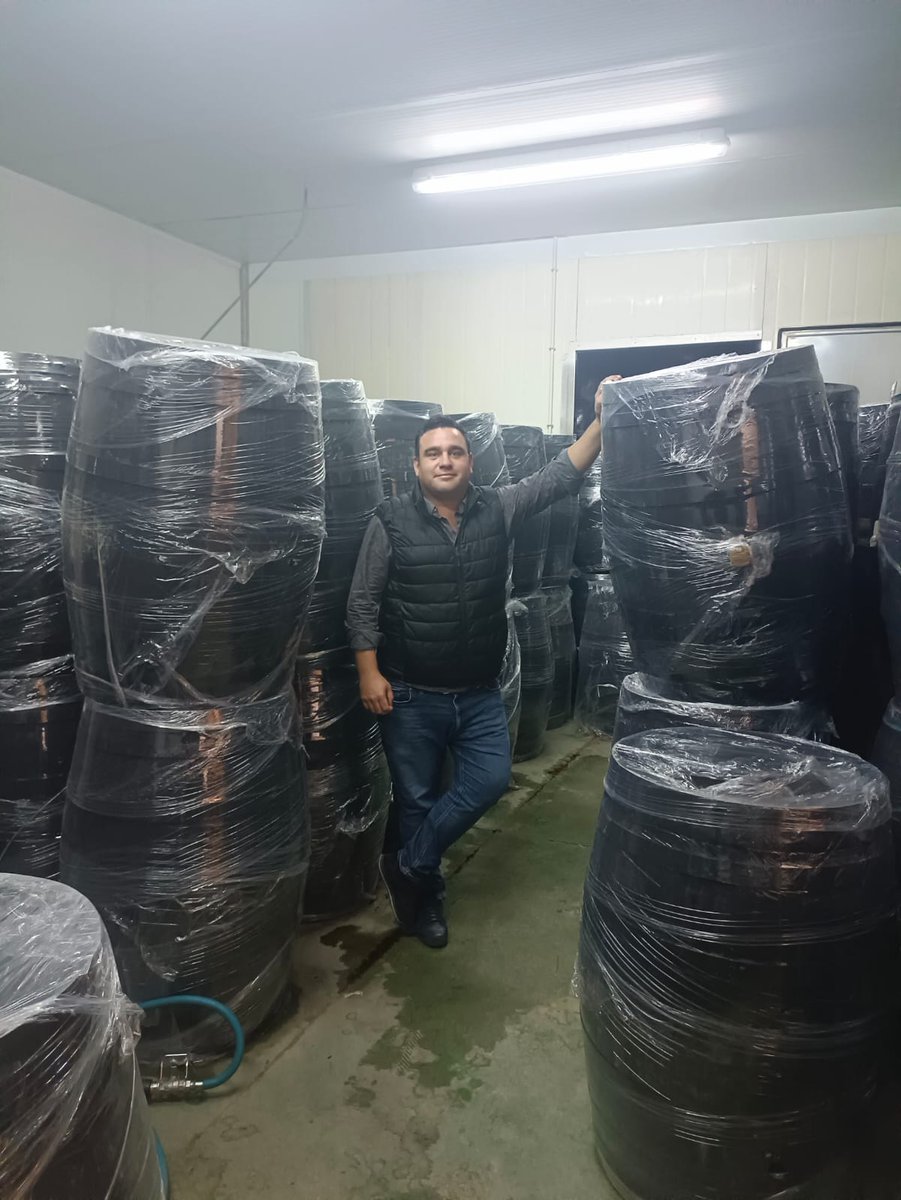 Great Fun Sherry Cask Shopping in Spain.  
100 top quality 225L PX Sherry casks bought and on their way to be filled with whisky in Scotland, I have some space left in the container to Glenrothes, DM me if you need any at very competitive prices ! 250L &amp; 500L Butts 
#whiskygenius