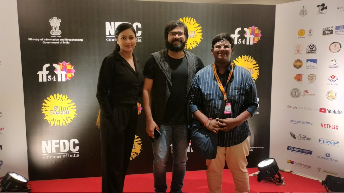 Sambitbisi's tweet photo. Snapped a pic with the Odia film stars Mr.  @sabyaactor Sir and Ms. Archita Sahu Mam at Goa's 54th IFFI. Excited to see Odisha talent shining bright!

 #odia #filmmaking #filmbazar #iffigoa https://t.co/4u9dZnOTZC