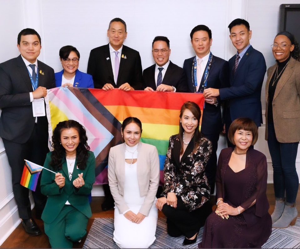 j_sindhuprai's tweet photo. [ครม. เตรียมดันร่าง พ.ร.บ. #สมรสเท่าเทียม เข้าสภา พร้อมเสนอไทยเป็นเจ้าภาพ World Pride 2028 🌈]

สภาฯ ชุดที่แล้ว เคยผ่านร่าง พ.ร.บ.แก้ไขประมวลกฎหมายแพ่งและพาณิชย์ ม.1448 (พรบ. #สมรสเท่าเทียม) และจ่อเข้าสู่การพิจารณาในวาระ 2-3 แต่มีการยุบสภาฯ เสียก่อน กฎหมายจึงค้างท่อ รอ ครม. ชุดใหม่ยืนยันกฎหมายโดยการร้องขอให้สภาฯ หยิบมาพิจารณาต่อตาม รธน. ม.147 ซึ่งปรากฎว่ากว่าเราจะตั้งรัฐบาลได้ก็ล่วงเลยกรอบเวลาตามที่ กม. กำหนด ทำให้ร่าง พรบ. เป็นอันตกไป 

เมื่อ 11 ก.ย. 66 รัฐบาลได้แถลงนโยบายต่อรัฐสภาว่า ‘จะผลักดันให้มีกฎหมายสนับสนุนสิทธิและความเท่าเทียมของกลุ่มหลากหลายทางเพศ’ วันนี้ทราบข่าวว่า ครม. ได้มีมติรับรองกฎหมาย #สมรสเท่าเทียม และเตรียมส่งสภาฯ พิจารณาในสมัยประชุมหน้าซึ่งจะเปิดสมัยประชุมวันที่ 12 ธ.ค. นี้ นอกจากนี้ นายกฯ เศรษฐา @Thavisin ยังเสนอให้ กทม. เป็นเจ้าภาพการจัดงาน World Pride 2028 อีกด้วย

กว่าที่ประเทศไทยจะเดินมาถึงจุดที่ความหลากหลายทางเพศได้รับการยอมรับมากขึ้นในสังคมไม่ง่ายเลย ยินดีที่รัฐบาลได้ทำตามการแถลงนโยบายเอาไว้ และในฐานะฝ่ายนิติบัญญัติพร้อมที่จะร่วมกับทุกภาคส่วนผลักดันกฎหมาย #สมรสเท่าเทียม ให้ถึงฝั่ง เพื่อให้ประเทศไทยเป็นพื้นที่แห่งเสรีภาพ สิทธิมนุษยชนของทุกเพศอย่างเท่าเทียมค่ะ #LGBTQ #เพื่อไทย 

ภาพ : นายกฯ เศรษฐา พบบุคคลสำคัญ LGBTQIA+ ณ เมืองซานฟรานซิสโก สหรัฐอเมริกา