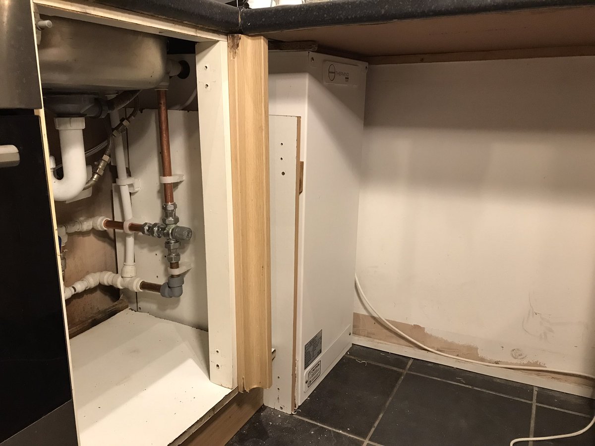 Another <a href="/SunampLtd/">Sunamp Ltd</a> hidden away, no servicing needed so why not use those inaccessible places to hide them.
#stopburningstuff
 #ClimateAction 
#ClimateCrisis 
#Efficiency 
beautifullygreen.co.uk