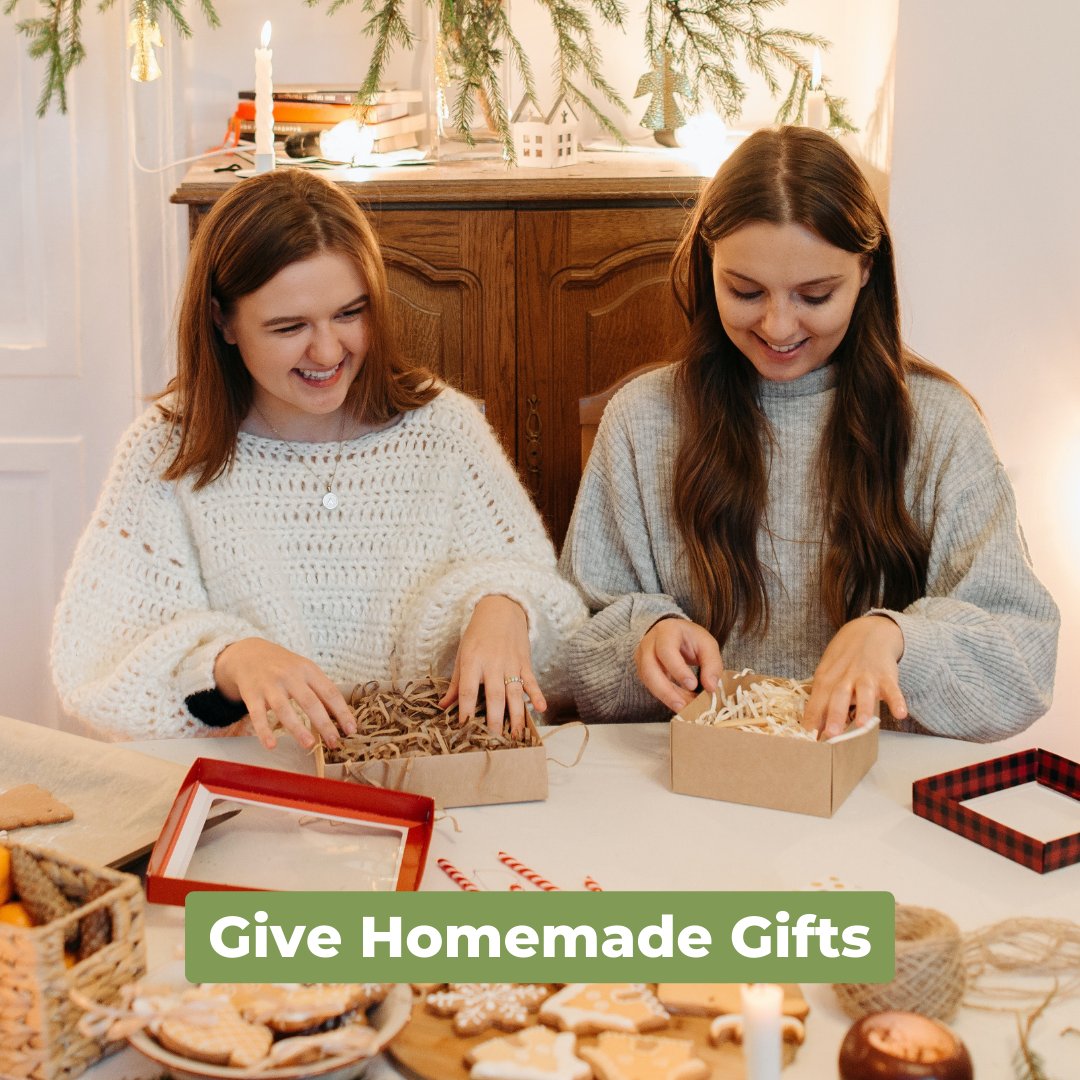 TWRHouston's tweet photo. This #holiday season, be smart about your spending. Here are a few quick tips to help you stay on track:
🎁 Shop the deals on Black Friday, Cyber Monday &amp; Small Business Saturday
🎁 Set a #budget and keep track of your spending
🎁 Give homemade gifts or seasonal baked goods https://t.co/rX5h878SQ9