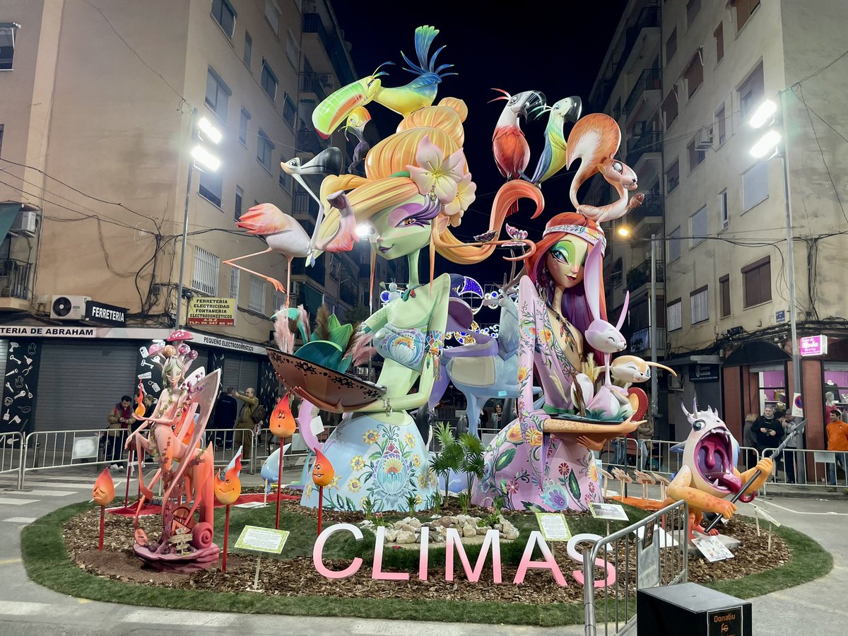 polvorafallera's tweet photo. “CLIMAS” de David Sánchez Llongo diseño de Sergio Alcañiz para @FallaGayano 9º premio sección 1ªB #Fallas2023 #Falles2023 #Fallas23 #Falles23 #Valencia #Fallas #Falles https://t.co/XyOi3MZyYy