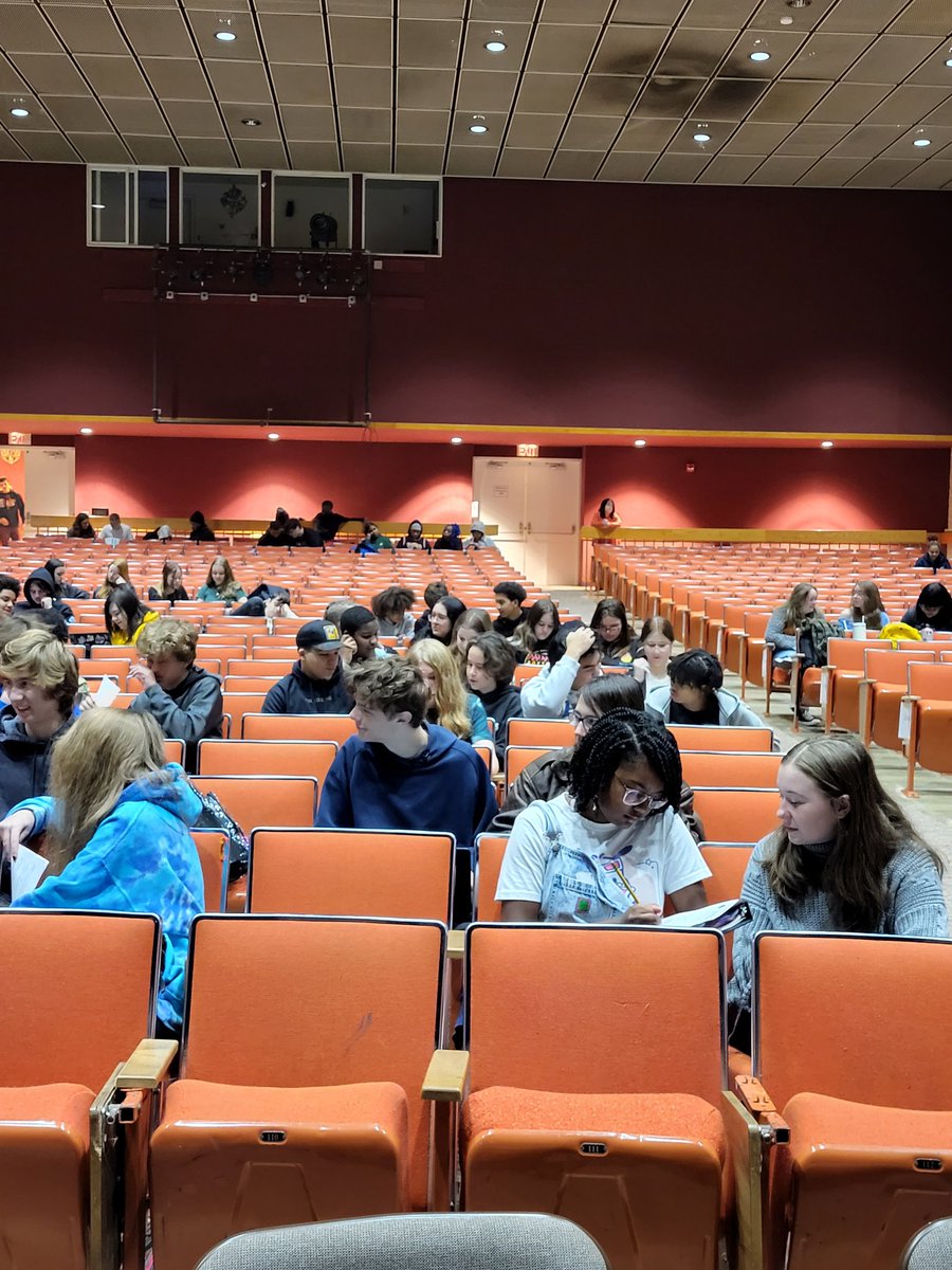 DrSmithFCAHS's tweet image. Nothing like some good old fashioned fun before break! #MadLibs #RockPaperScissorsSnatch 
@NorthgateProud @RJLongNGSD @catoncurriculum @jeff_