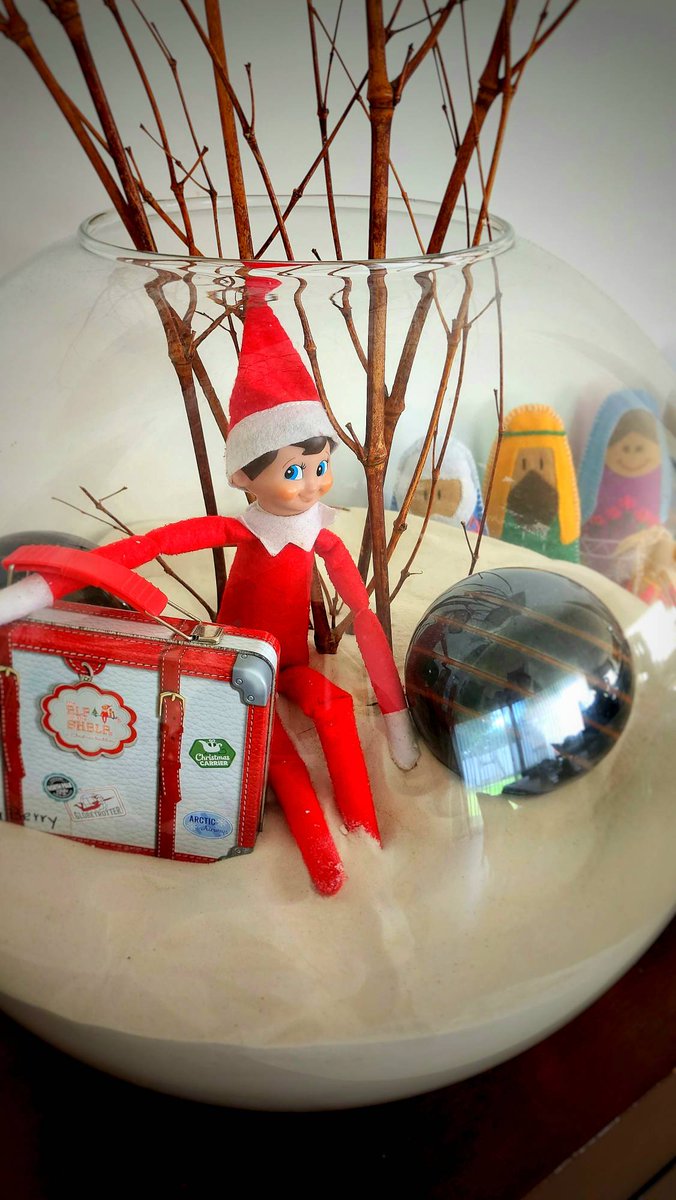 JRPalaciosChapa's tweet photo. ¡ Cálmaateeee Elfoooo !
¡ Faltaaan 10 díaas para #Diciembre !
#Navidad
#MerreyXMas
#ElfOnTheShelf
#ChelseaLoft https://t.co/YQlLIzszIc