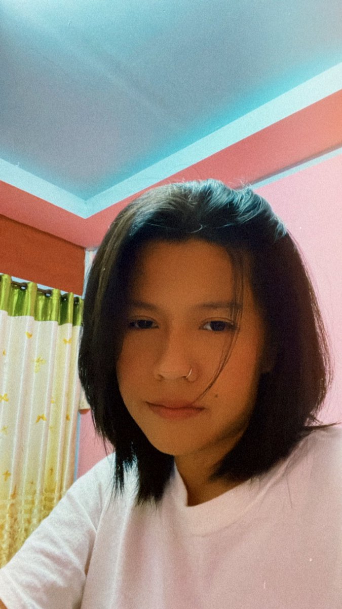 Num28078802's tweet photo. แด่ฉัน ผู้สลาย แต่ไม่สลด😊 https://t.co/PeE7lAaU2H