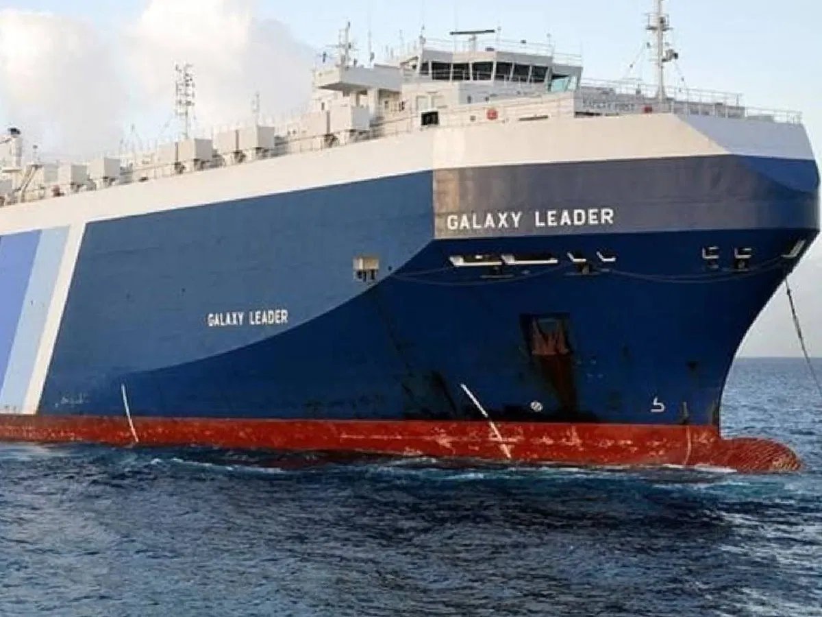 News9Tweets's tweet photo. #EXPLAINED | How #HouthiRebels hijacked an India-bound cargo ship

(✍️: @sugam_singhal)

READ: https://t.co/PzzbeWM2qR https://t.co/hZLUv0nyW5