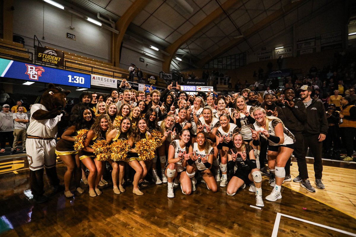 MACSports's tweet photo. Championship MππD.
@WMUVolleyball | #MACtion https://t.co/TdSctoRn7n