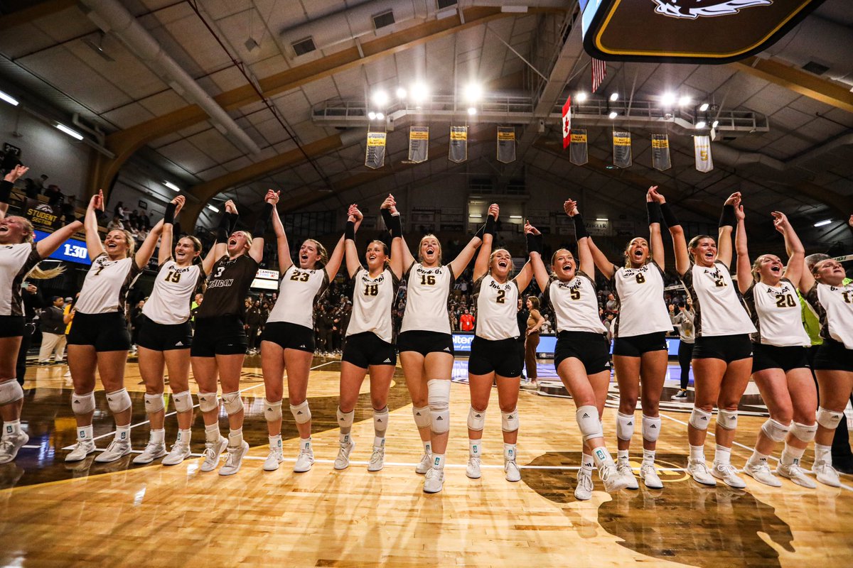 MACSports's tweet photo. Championship MππD.
@WMUVolleyball | #MACtion https://t.co/TdSctoRn7n
