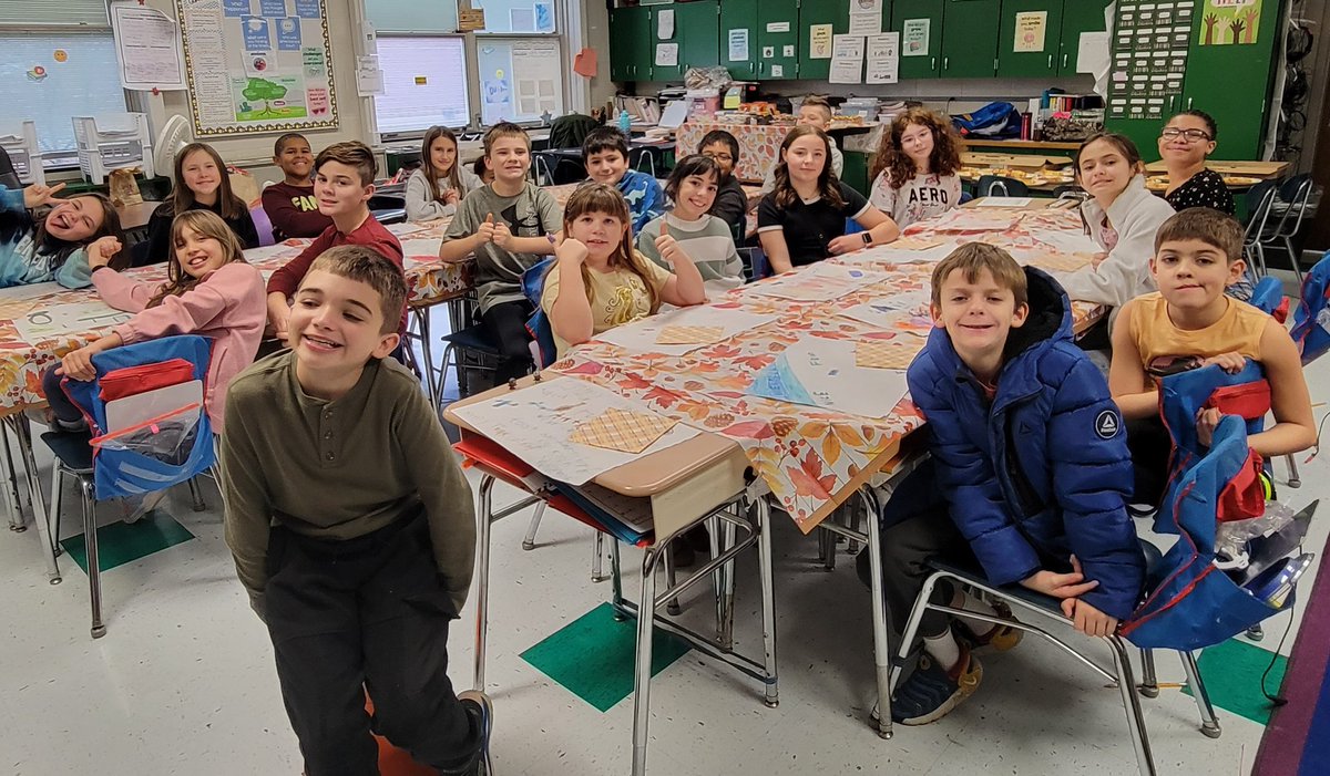 Ms_Corner's tweet photo. We surprised the kids with  Friendsgiving. Kids made a 'You Are Great' placemat for a classmate and presented it to him/her. There was a lot of laughing and many big smiles today. Happy Thanksgiving!  
Corner &amp; Drisdom Team https://t.co/WogX6b2qHY