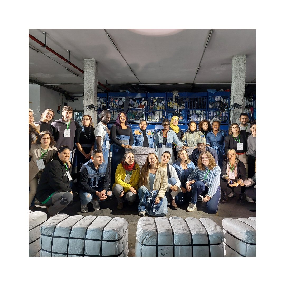 Solidanca's tweet image. ♻️👉 ‘Hagamos el textil circular’, un esdeveniment especialitzat en el futur del teixit circular on vam compartir i aprendre sobre les tendències en la correcta gestió del residu tèxtil amb valor social.

Continuem potenciant una moda més CIRCULAR🔄👕
#PacteperlaModaCircular