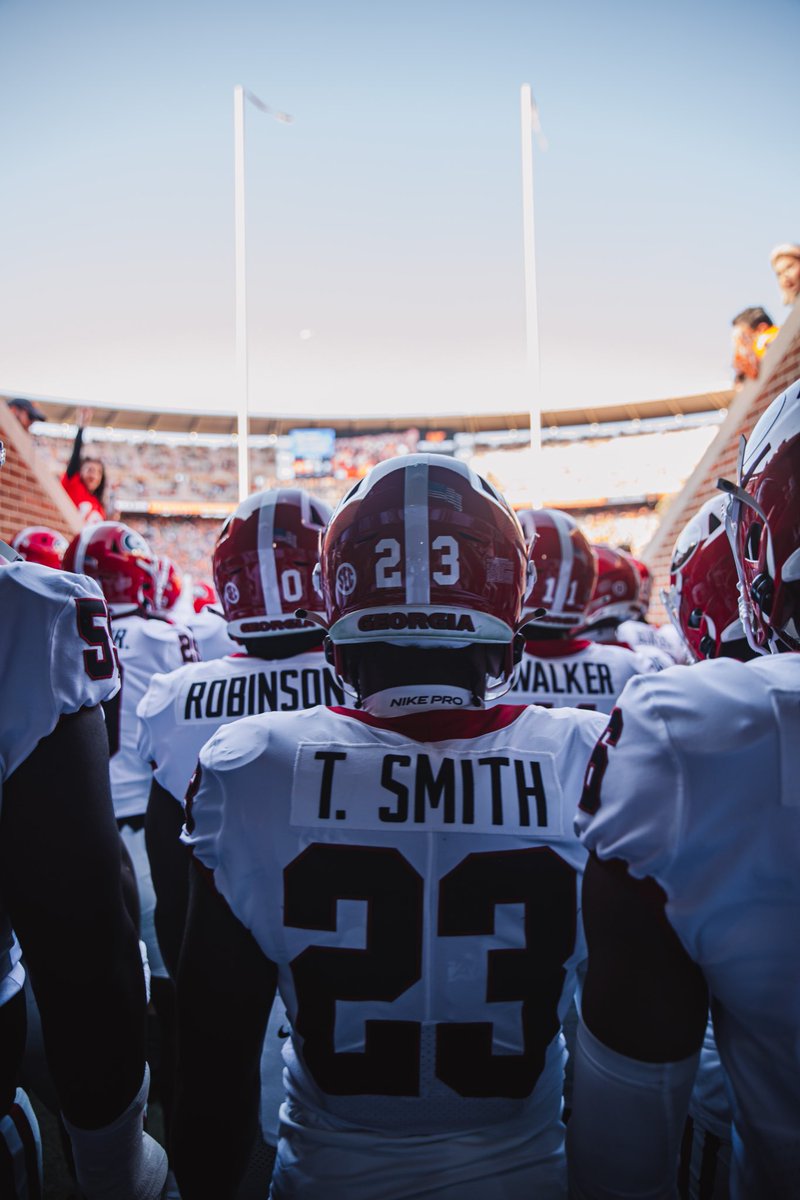 TykSmith's tweet photo. Life ain’t easy, but every day, it’s a blessing, This life that I’m living, sometimes it’s wild and hectic!!!❤️💯
#Godawgs https://t.co/oBlR84Mc0B