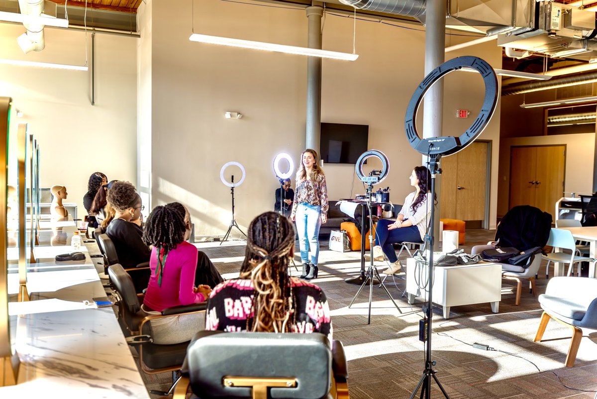 tlecfue's tweet image. Thank you @barbararodriguez.co for a great makeup demo session yesterday! We enjoyed having you and look forward to having you back with us soon!  #makeupartist #makeuptutorial #makeup