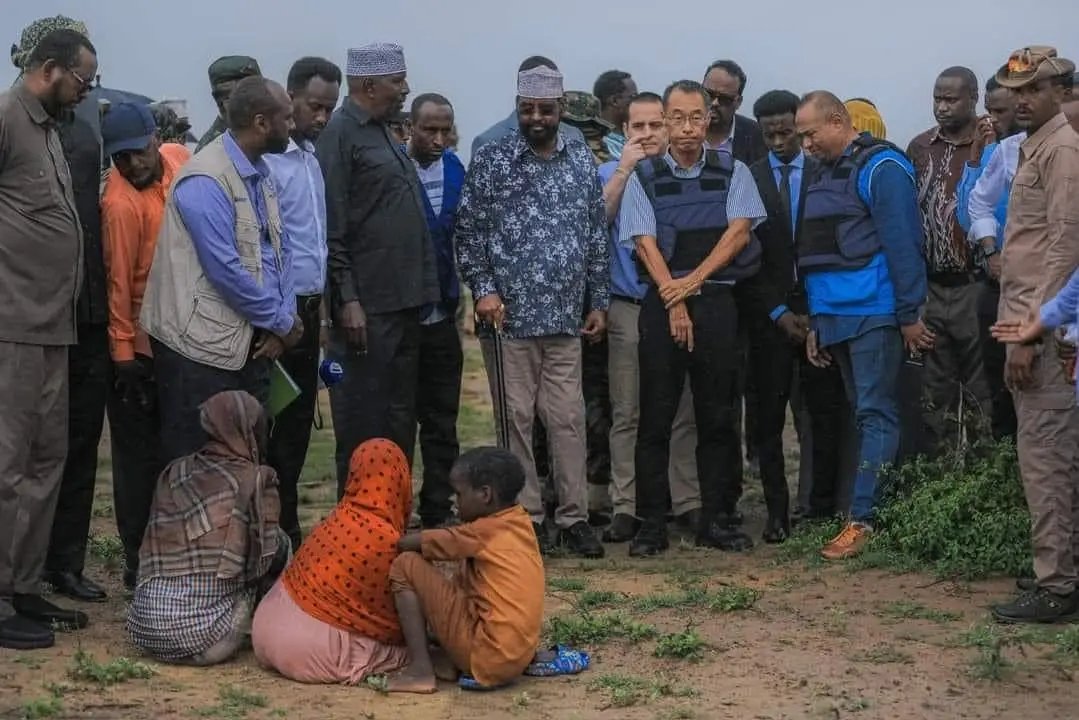 Sawirada haddii ay hadli lahaayeen sawirkan ayaa xaq hadli lahaa oo oran lahaa "In Sawir nagala qaado korkeena lagu macaasho mooyee waxtar iyo waxqabad waara ma fileyno"

#Somalia
#Jubbaland 
#igusawir