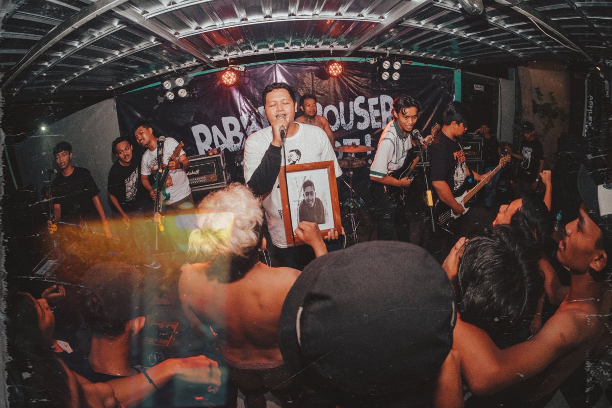 Falcao Nisaetus Bartelsi tweet media