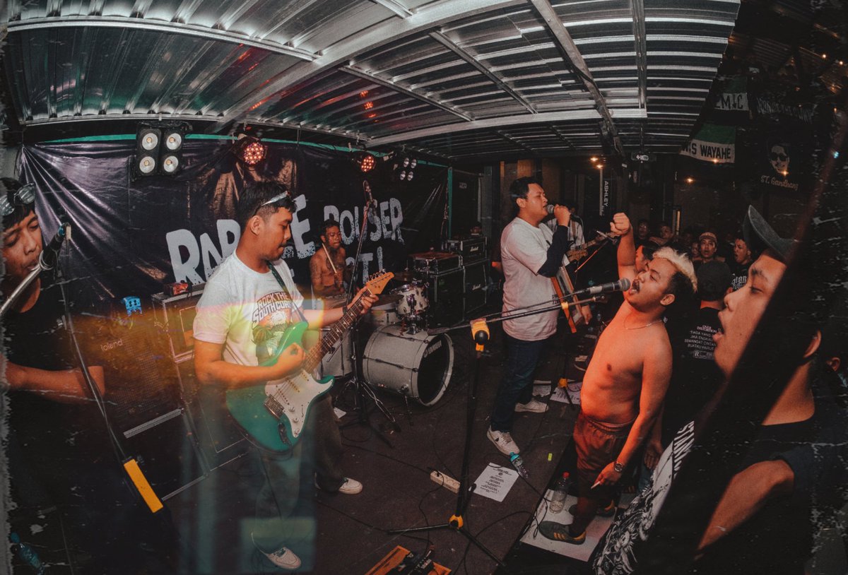 Falcao Nisaetus Bartelsi tweet media