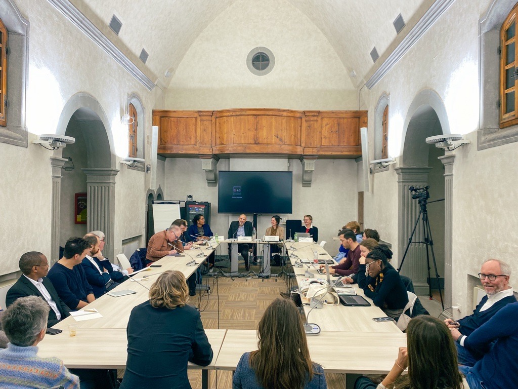 GlobalGovernanceProg (@eui_globgovprog) on Twitter photo 🔴 Starting soon!
Today, the #EuropeInTheWorld hosts <a href="/hanskundnani/">Hans Kundnani</a> presenting his book on 'Whiteness and the European project', which provides a critique of the #EU and what he claims is its rootedness in “imperial amnesia”.
Stay tuned for the highlights🧵 🔴 Starting soon!
Today, the #EuropeInTheWorld hosts <a href="/hanskundnani/">Hans Kundnani</a> presenting his book on 'Whiteness and the European project', which provides a critique of the #EU and what he claims is its rootedness in “imperial amnesia”.
Stay tuned for the highlights🧵