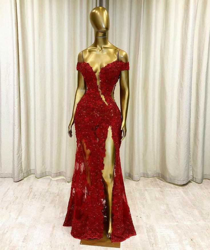 Tag a Princess who deserves such Dress !
#RoyalFamily #FashionDreamer #fashionstyle #red #outfit #luxuryfashionworld #yourshotdresser