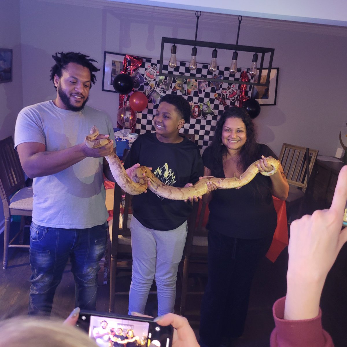 ferris316's tweet photo. HAPPY BIRTHDAY JASON 11
#BoaConstrictor
#Fang
#5nightsatFreddys 
#Foxy
#TJ
#AuntMartha
#UncleSteve
#MomandDad https://t.co/OpAob1okN3