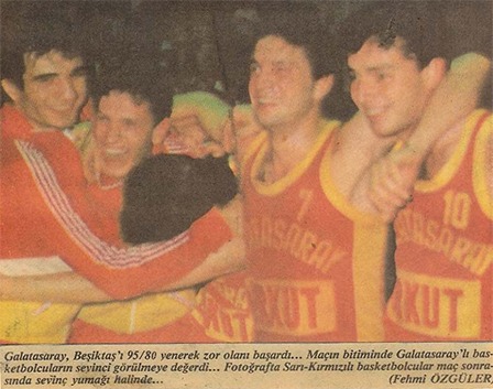 Giydiği formaya bakın bir daha düşünün Hasan Arat başkan olmasın.