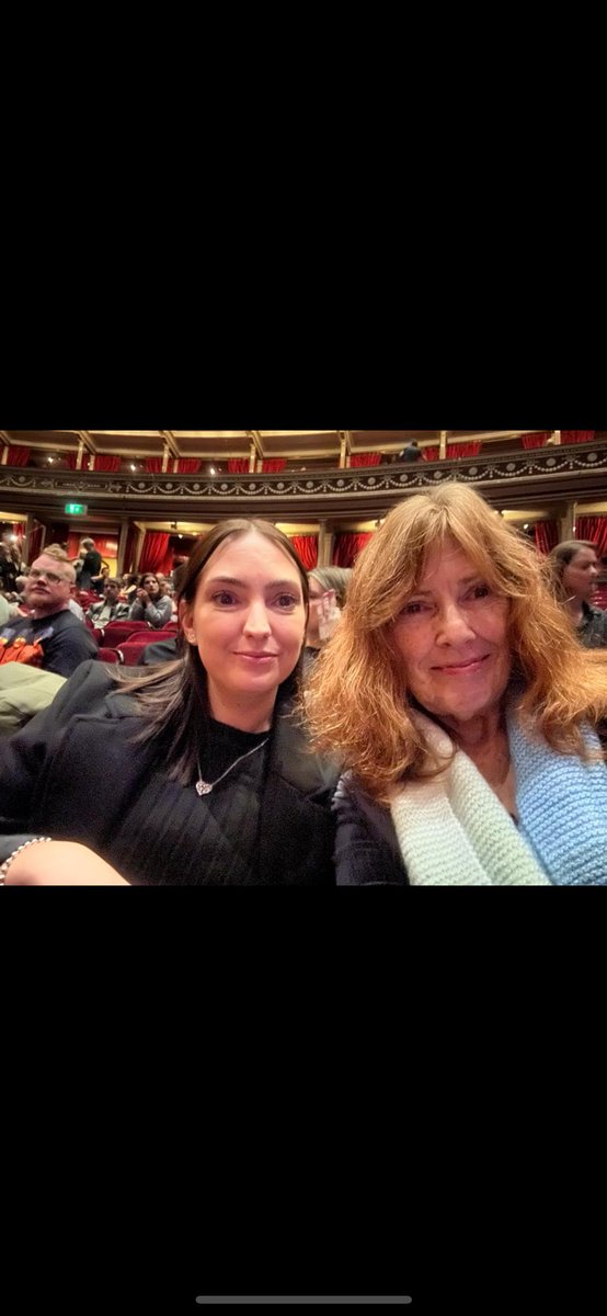 CeriOwens's tweet photo. @Primageographer @edsheeran @TheAlbertHall https://t.co/dO8Y71Mr34
