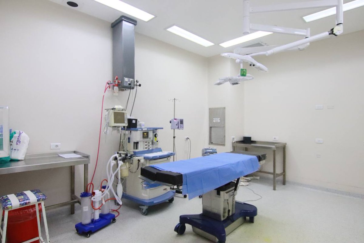 🏥 Con una inversión de 20 millones de pesos, sumamos dos ecógrafos al Hospital de Niños de #LaPlata. Estos equipos fortalecen la red de diagnóstico por imágenes de este hospital de referencia en pediatría en <a href="/BAProvincia/">Gobierno PBA</a>. Además, recorrimos los quirófanos del establecimiento.