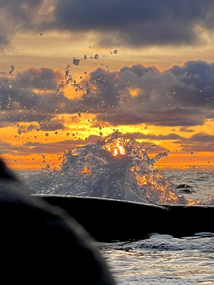 Was it an angel, or was it a wave? Was it folding it’s arms to prayer and sending them on their way? Or was I impressed by all the light lit up in a wave?
Either way, may it bring some joy and comfort and peace wherever it is received.
#Peace #Finland #Kallo