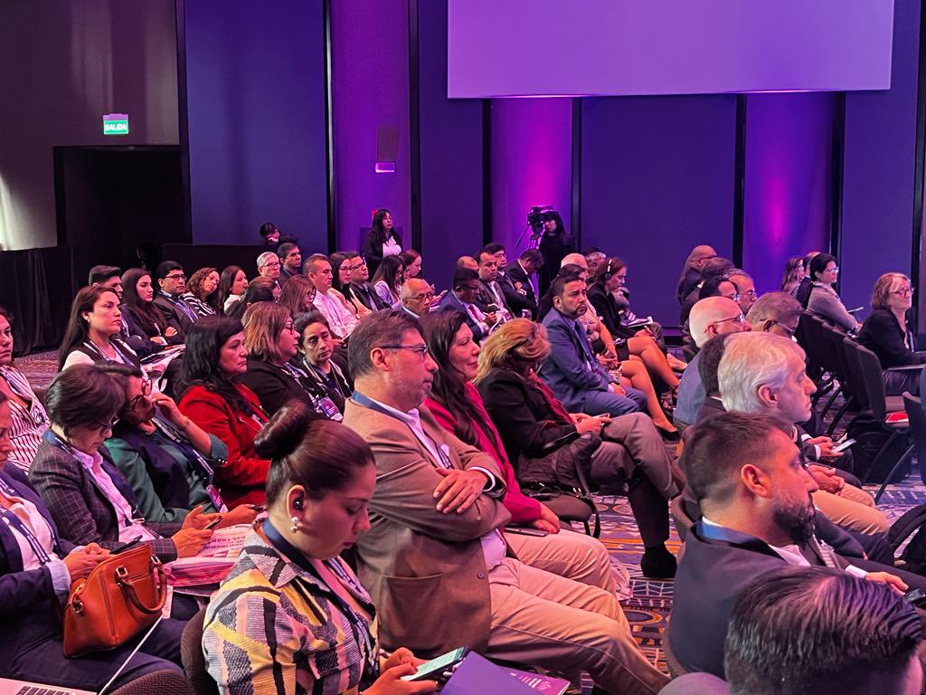 DirecDelTrabajo's tweet photo. 📍En lima, el jefe del departamento de Inspección Jorge Meléndez y la directora regional @drtmetrooriente Antonella Cassi participan en panel “El marco común internacional” de #REDIBIT
👉🏻Ponencias de @OITconosur, Joaquín Pintado y Carmen Bueno. https://t.co/RW10JIy0IN