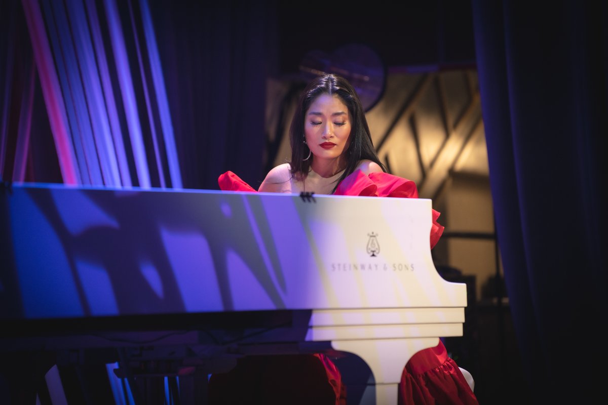 TravisWKeyes's tweet image. Chloe Flower is a visionary, an icon, an activist, a fashion influencer, and so much more. As an accomplished pianist, composer, and producer, Chloe is bridging the gap between classical and pop.  (Travis W Keyes Photography)