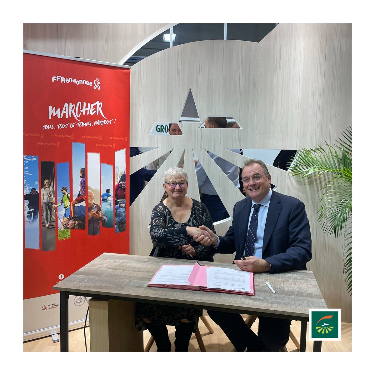 Groupama Paris Val de Loire (@groupamapvl) on Twitter photo Sur le stand <a href="/GroupeGroupama/">Groupe Groupama</a> du Salon des Maires, porte de Versailles, Daniel Collay, Président de <a href="/GroupamaPVL/">Groupama Paris Val de Loire</a> & Brigitte Soulary, Présidente de la
<a href="/ffrandonnee/">FFRandonnée</a> ont signé aujourd’hui le renouvellement de notre #partenariat.
#GroupamaToujoursaVosCotés <a href="/LaVieGroupama/">La Vie Mutualiste Groupama</a> Sur le stand <a href="/GroupeGroupama/">Groupe Groupama</a> du Salon des Maires, porte de Versailles, Daniel Collay, Président de <a href="/GroupamaPVL/">Groupama Paris Val de Loire</a> & Brigitte Soulary, Présidente de la
<a href="/ffrandonnee/">FFRandonnée</a> ont signé aujourd’hui le renouvellement de notre #partenariat.
#GroupamaToujoursaVosCotés <a href="/LaVieGroupama/">La Vie Mutualiste Groupama</a>