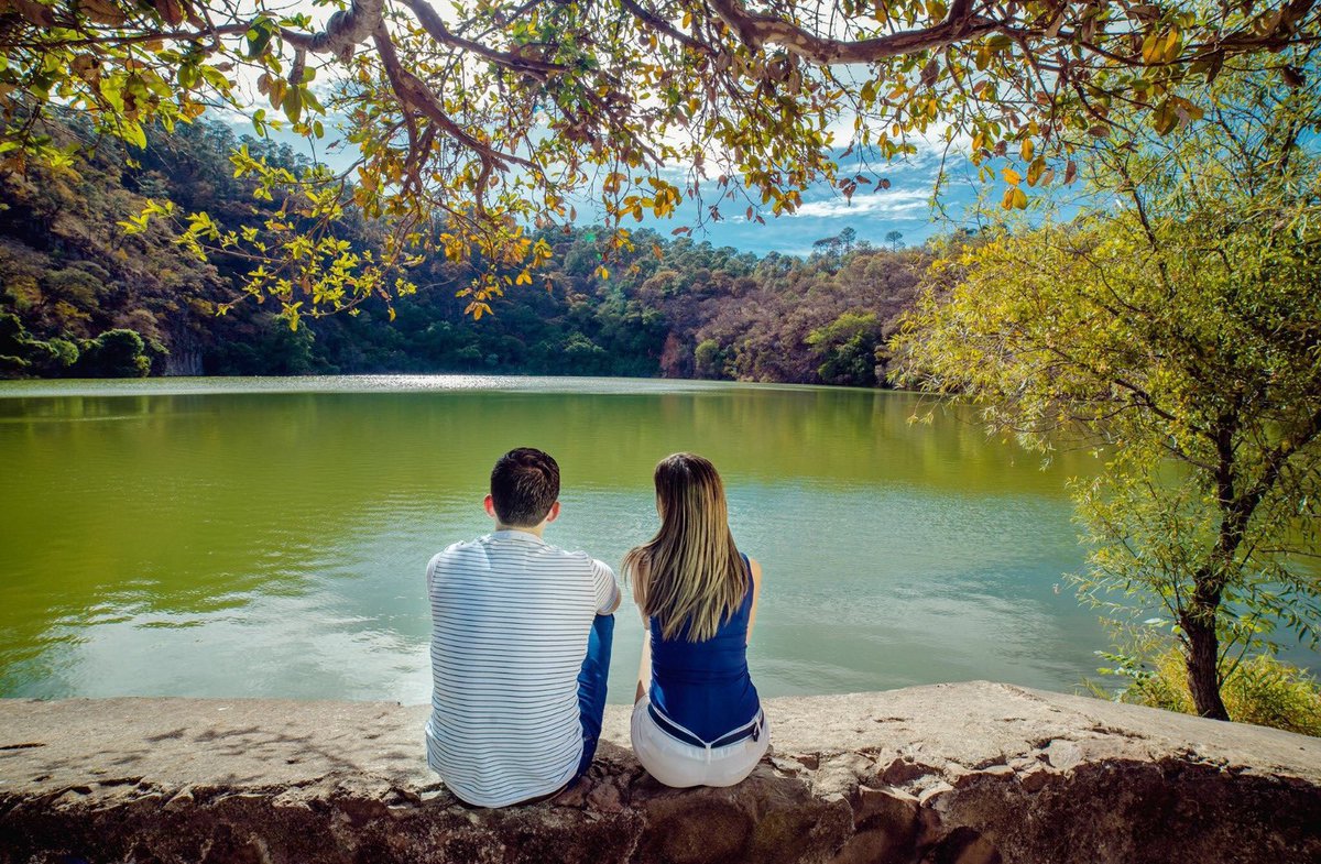 SECTUR_mx's tweet photo. 🗓️Estamos celebrando el 11º aniversario de #Tacámbaro como #PuebloMágico🦋
Conocido como el balcón de tierra caliente, este rincón en #Michoacán deslumbra con su clima perfecto. Entre montañas, brisa fresca y una danza mágica de la naturaleza y sus visitantes.🎉🥳
#ElAlmaDeMéxico https://t.co/85EbcdUnyz