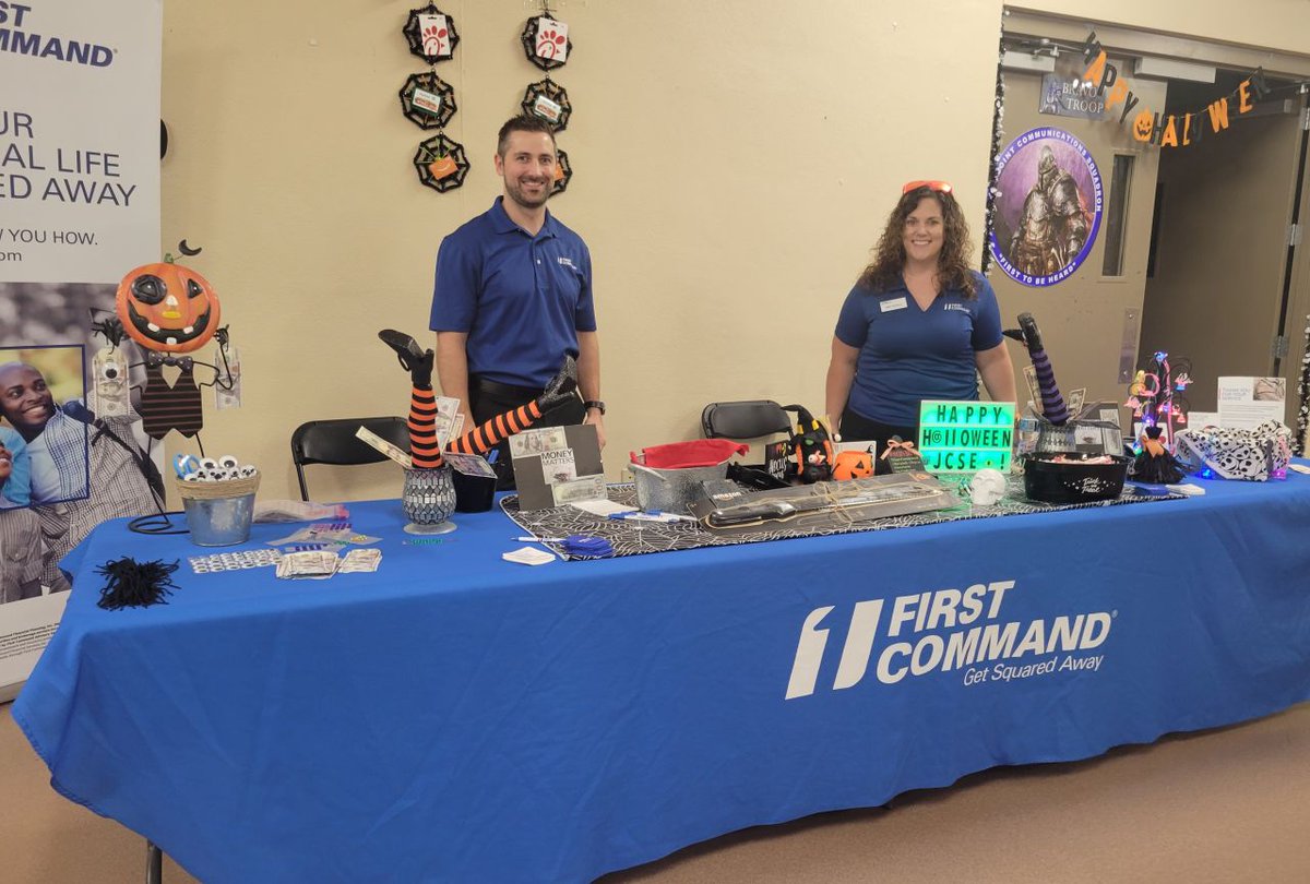 Willbarr48's tweet photo. Check out the amazing support our Tampa, Fla., office gave to local #MilitaryFamilies at the Annual Fall Festival and Haunted House Event! Our teammates truly went above and beyond. #FirstCommand https://t.co/NuHruVu51A