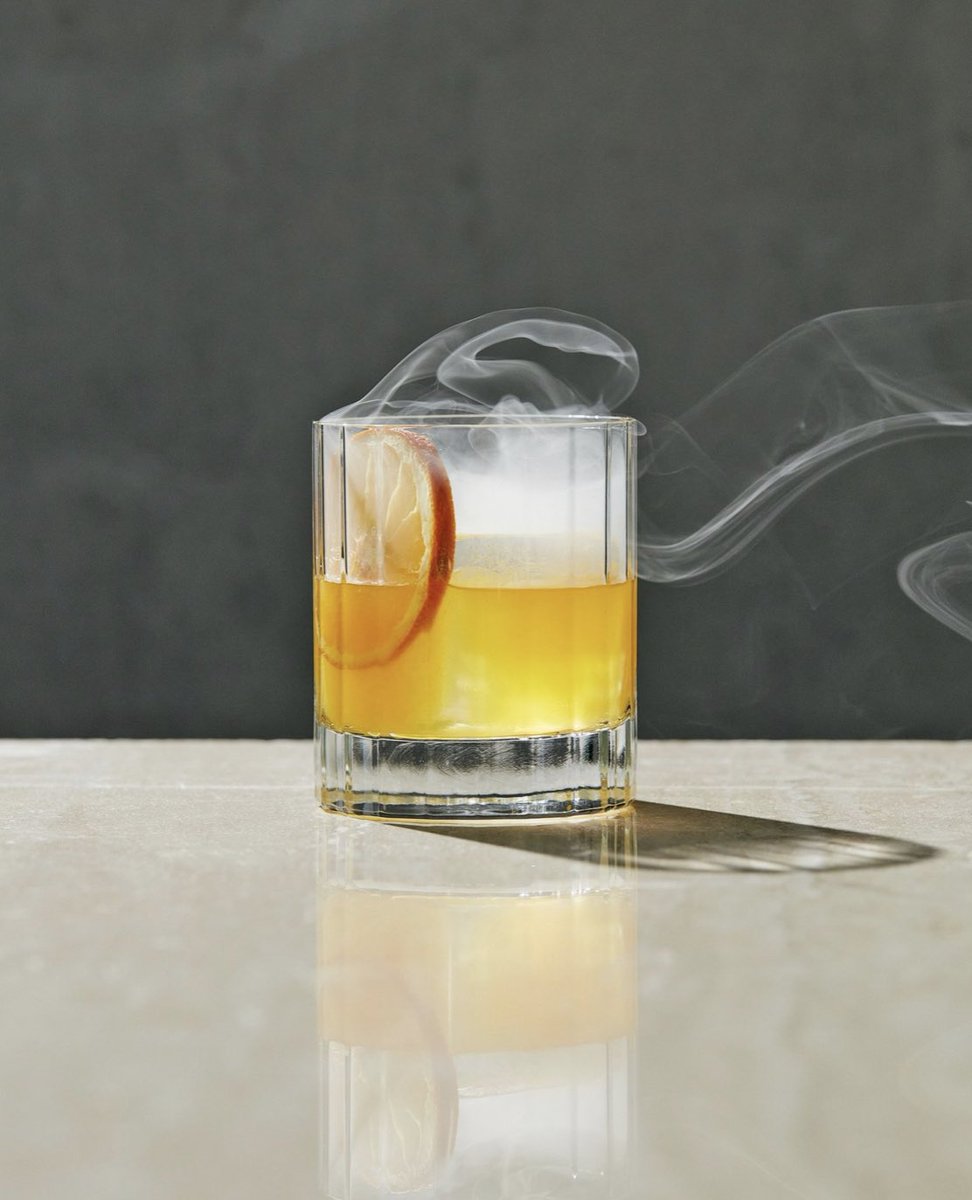 Fresh up on the site today - Barley regular, the brilliant and lovely @jollyolly selects six great whisky cocktails from around the world, just the ticket for sprucing up your Christmas drinking 🥃 tinyurl.com/3xf5cnz3