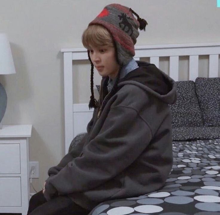shawnsfloweer's tweet photo. @our__haneul mam nadzieje ze kiedyś tez mi się uda pojechac do Korei😭 moim biasem i jedną z comfort osób jest Jimin<33 https://t.co/Rj4y1G1kMt